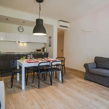 Scimiscia 2-bedroom With Ac Lägenhet